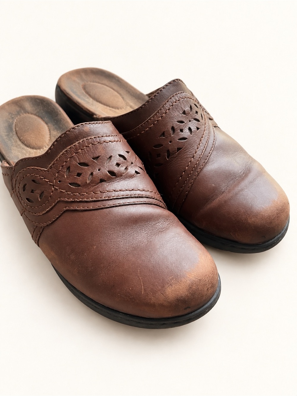 Bendables Clarks Brown Leather Mule Clogs Women’s 9.5M sweet cutouts
